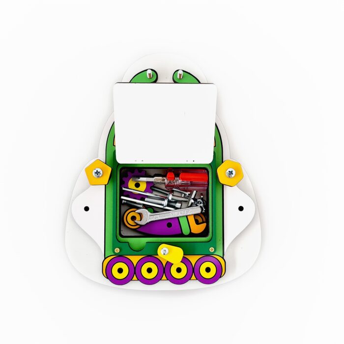 Quadro de aprendizagem com ferramentas Busy Board Montessori para desenvolvimento infantil de 4 a 8 anos.