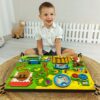 Quadro de atividades infantil bilateral, Quinta Iluminada em madeira com luz verde e elementos sensoriais variados