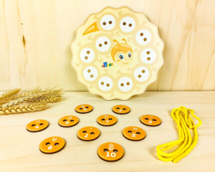 Lagarta Feliz Montessori – Brinquedo de Laço com Números e Coordenação