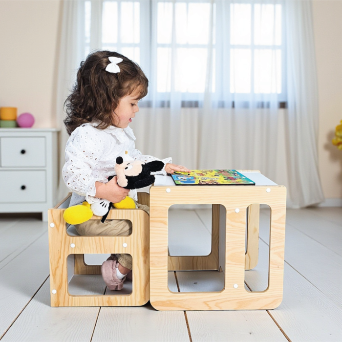 Conjunto de mesa e cadeira Montessori reversível em madeira natural para crianças