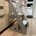Torre de aprendizagem Montessori 4 em 1 Cinzenta – Aprendizagem, Mesa, Cadeira e Quadro Branco photo review